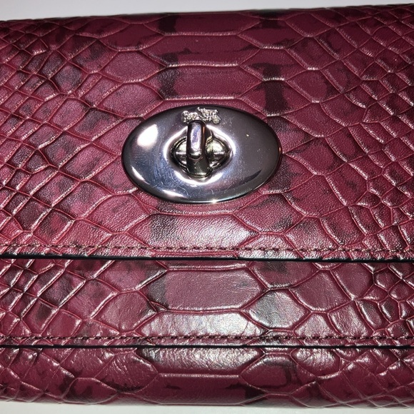 Coach Burgundy leather Snake Print wallet with turnlock closure silver h… - Picture 2 of 12